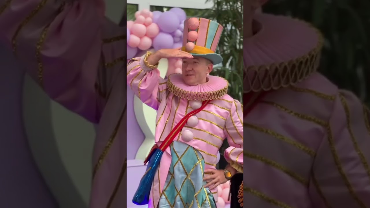 Circus show at a kids birthday party