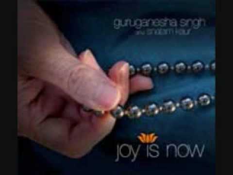 Mantra Music: Hari Om by GuruGanesha Singh featuring Snatam Kaur