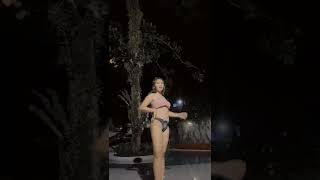 Lez tiktok short be like....