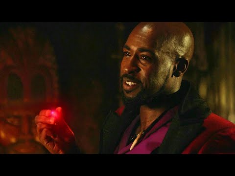 Once Upon A Time 7x05 Tiana Gives The Medal To The Dr Faciller - Tiana Saves The True Love Of Marius