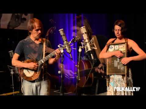 Folk Alley Sessions: Elephant Revival - "Birds and Stars"