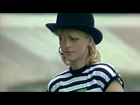 Iveta Bartošová | Scházíš mi čím dál víc | 1990 | TV 3