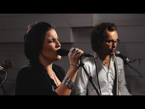 Hanna Pakarinen - Miehet (livenä Nova Stagella)