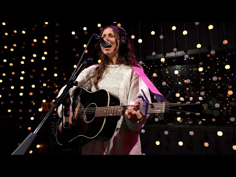 Waxahatchee - Crowbar (Live on KEXP)