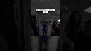 Download lagu GIO GETS SWARMED BY FANS🙏 mp3 Download lagu GIO GETS SWARMED BY FANS🙏 mp3