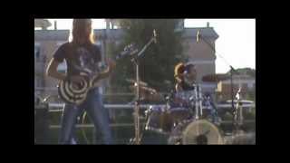 Aftershock - intro + Tre - live