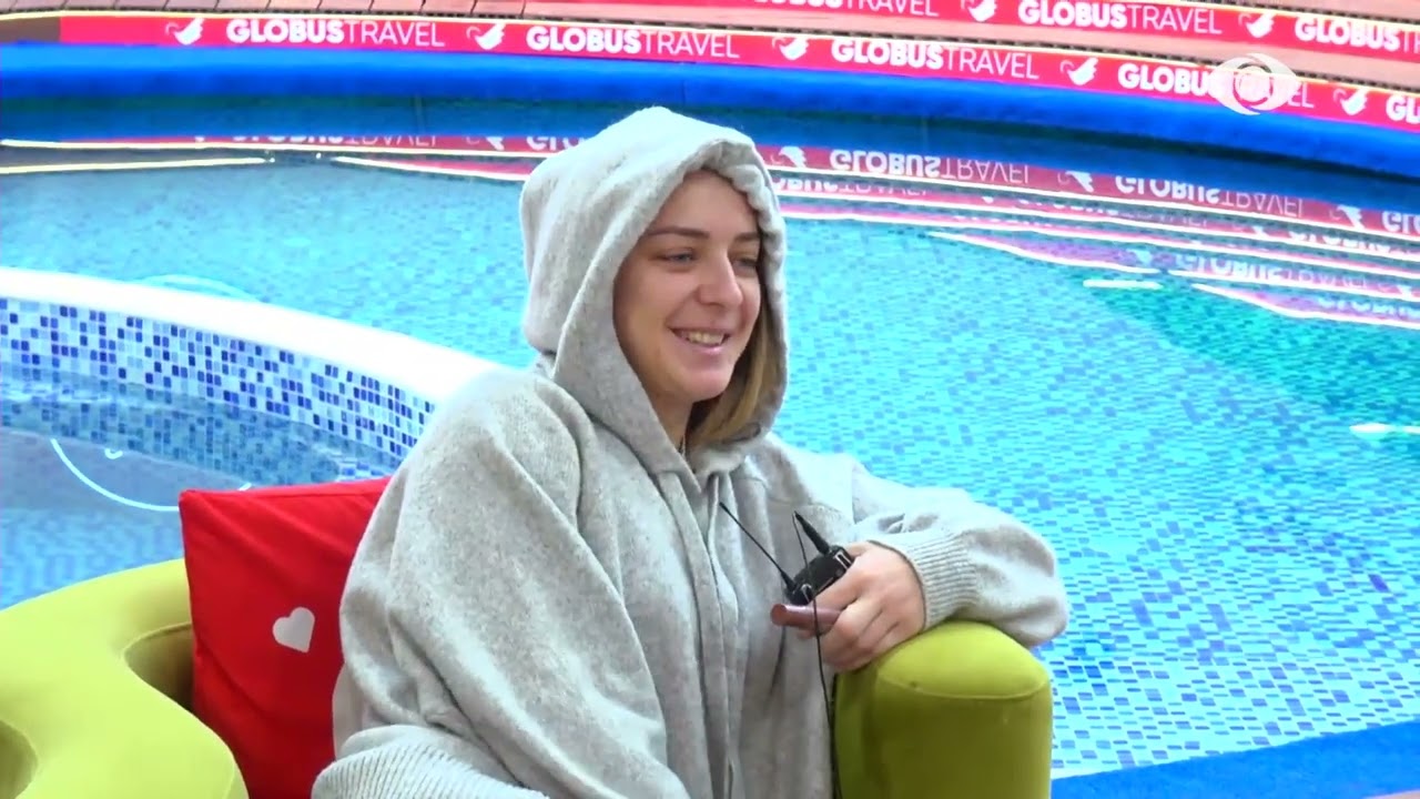 Gëzuar Shën Valentinin, edhe pse ti s'ke/ Rogerti përqafon Juelën