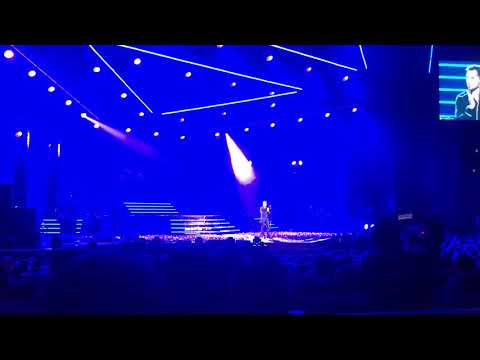 CROCUS CITY HALL сольный концерт Артура Пирожкова