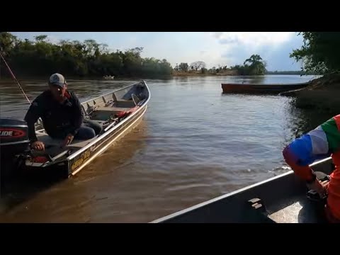 ELE ME PAROU NO MEIO DO RIO PEDINDO AJUDA! Pescaria no Rio Ivinhema 