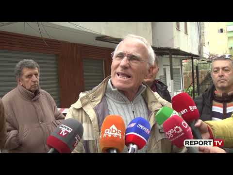Report TV -Durrës/ Banorët e një pallati në protestë: Të bëhet vlerësim i thelluar