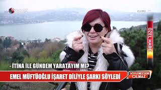 Emel Müftüoğlu işaret diliyle şarkı söyledi
