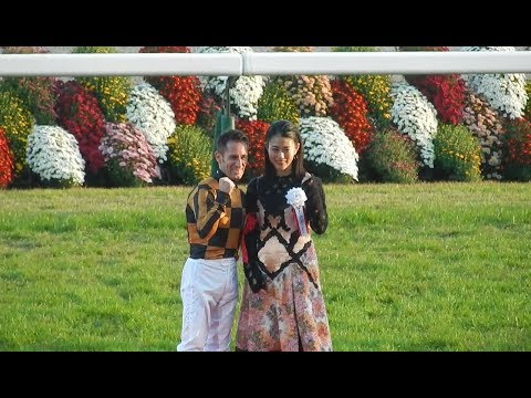 競馬2017 第42回エリザベス女王杯/高畑充希さんが表彰式に登壇(2017.11.12)