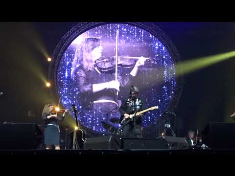 08 ELO by Phil Bates - I'm standing in the rain