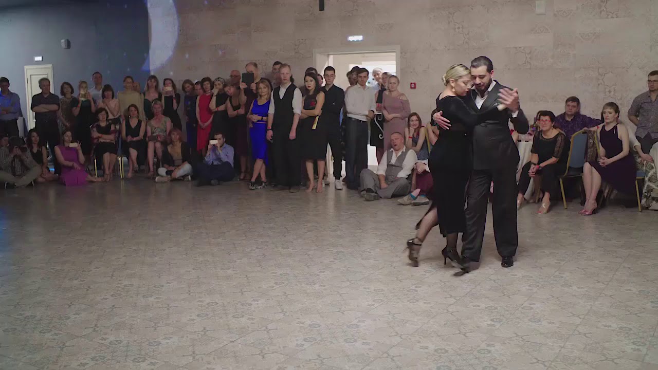 Noelia Hurdado y Facundo de la Cruz 2 Turn Up www.reginatangoshoes.com