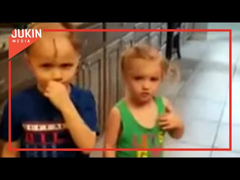 download lagu mp3 mp4 Mom Catches Brother And Sister, download lagu Mom Catches Brother And Sister gratis, unduh video klip Mom Catches Brother And Sister