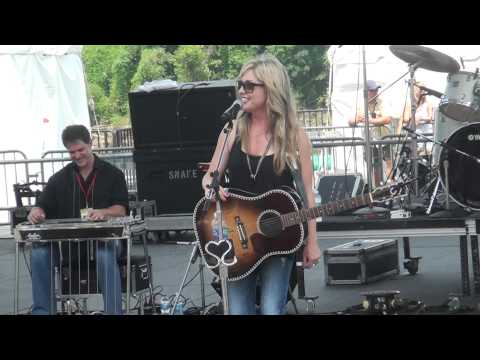 Sunny Sweeney - Worn Out Heart