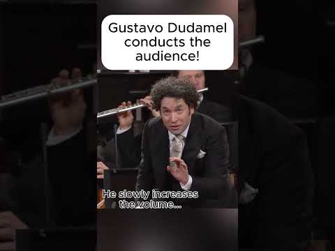 Gustavo Dudamel CONDUCTS the audience!?
