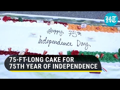 Canada: With 75-foot-long cake, Indians in Toronto celebrate nation's 75th Independence day