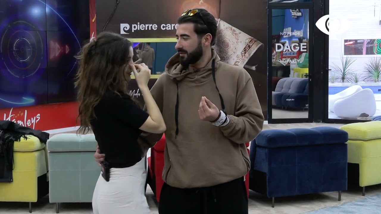 Diola dhe Xhoni bëjnë provat e fundit për talent show