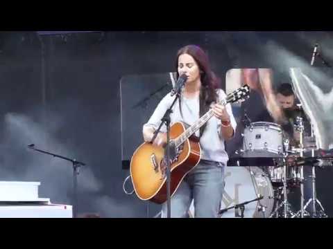 Katarína Knechtová - Deň medzi nedeľou a pondelkom (Praha Mattoni Koktejl Festival 2019)