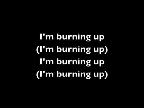 Breaking and Entering - Tonight alive (Lyrics)