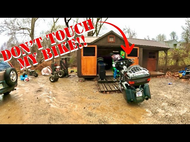 12x22 Building Repo Full of Stuff!!  He was not very happy