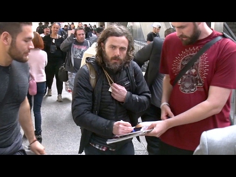 Casey Affleck Says He's 'Sorry To Hear' About Al Jarreau's Death Arriving In L.A. After BAFTA Win