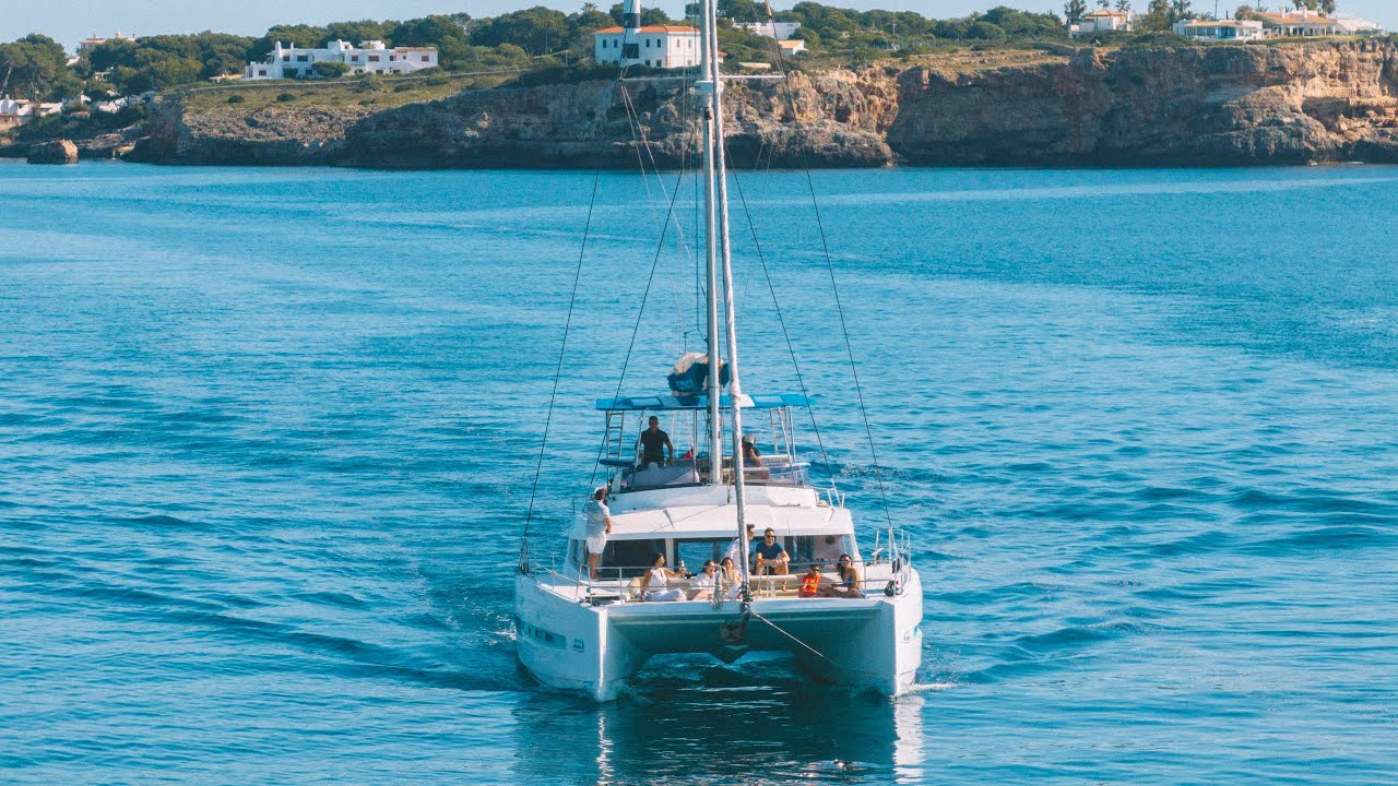 👉 “Luxury Catamaran Experience in Mallorca | Sailing Crystal Waters & Hidden Coves”