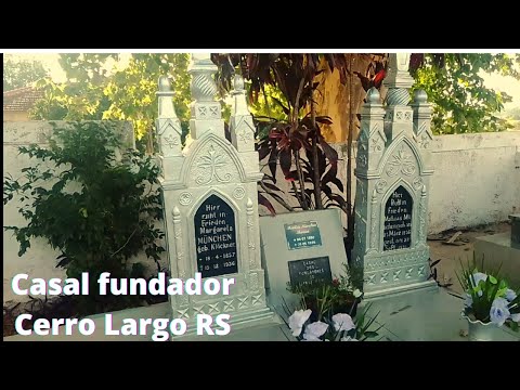 Túmulo do casal colonizador de Cerro Largo, RS, filhos de imigrantes alemães em busca de um sonho.