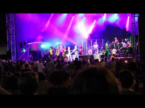 Michel Fugain et Pluribus - Attention Mesdames et Messieurs - C'est la fête