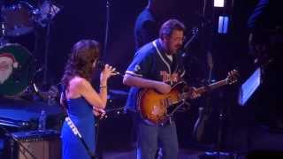 Amy Grant & Vince Gill, Baby It's Cold Outside