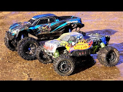 RC ADVENTURES - TRAXXAS X-MAXX vs HPi SAVAGE FLUX XL HOT WHEELS 4x4 Monster Truck Madness