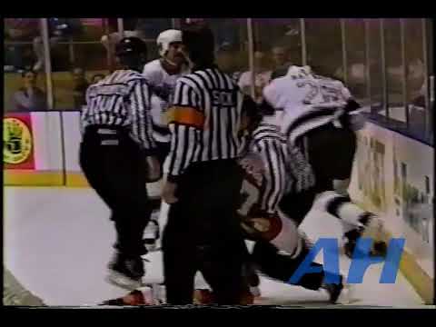 NHL Dec. 27, 1990 Rick Hayward,LA v Craig Berube,PHI Los Angeles Kings Philadelphia Flyers