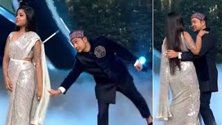 Download lagu Pawandeep Aur Arunita Ka 'Kuch Kuch Hota Hai' Performance | Indian Idol 12 #love mp3