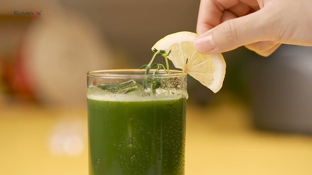 RECIPE "Nước ép thải độc táo và rau chân vịt" cùng máy ép chậm hiệu Kuvings J80 [NS-120]