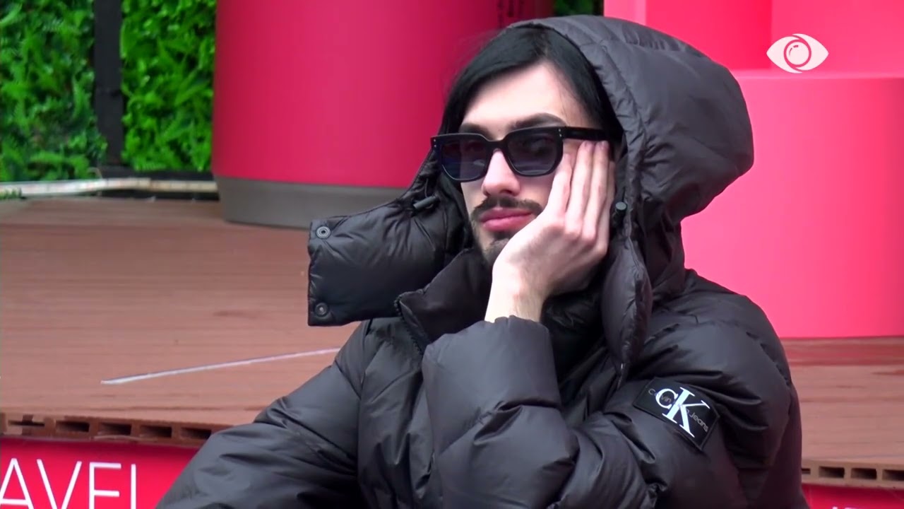 Shiko si ecën, i duket vetja…/ Iliri bisedon me Senon dhe Juxhinin për Kristin