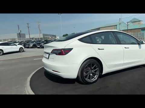 Tesla Model 3 2022 LONG RANGE AWD GRADE A BATTERY - Image 2