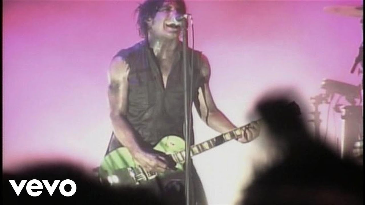 Nine Inch Nails - Gave Up (Live DTS 5.1 Surround Sound) - YouTube