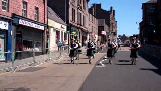 preview picture of video 'Marching Pipe Band Marafun Run Forfar Angus Scotland May 27th'