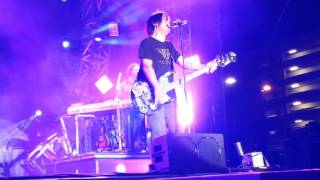 &quot; I Could Never Take the Place of Your Man&quot; The Goo Goo Dolls in Las Vegas