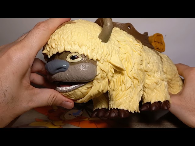 Vídeo relacionado con Avatar: The Last Airbender Appa - Mini Figura de 4 Pulgadas en Estilo Kawaii en Postura dinámica con Base de exhibición