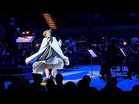 Zaho De Sagazan - Je rêve - live @ Elbphilharmonie Hamburg 06.11.2025 // Orchestral 