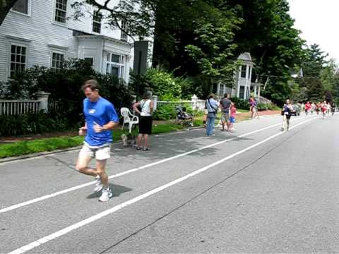 Newburyport High Street Mile 2009 Abraham Ng'etich Mens Winner at 4:03