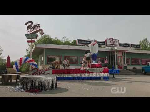 Riverdale season 4 episode 1 :Cheryl tries to stop 4th july prade.