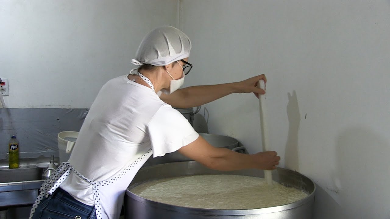 Conheça a produção de queijos feita pela Família Rigo