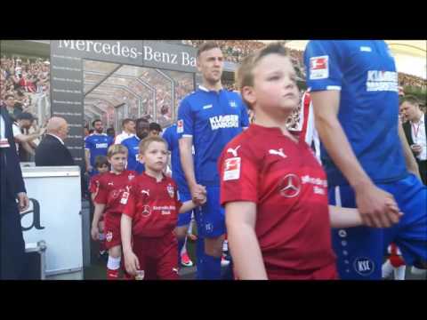 Einlaufkids beim Derby VfB Stuttgart vs. Karlsruher SC (Kurzfassung)