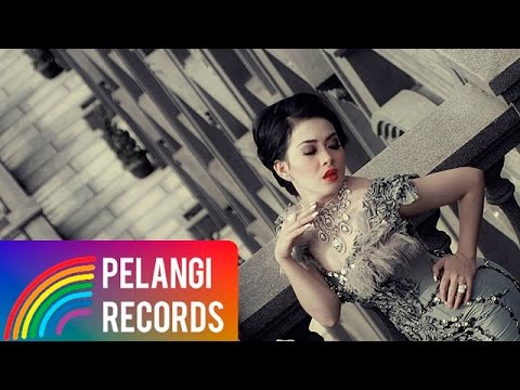 Syahrini - Cinta Tapi Gengsi (Official Music Video)