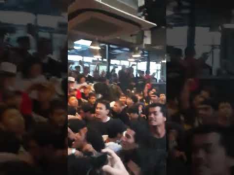 STRAIGHT ANSWER-bangkit melawan tunduk ditindas