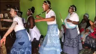 Kwakhanyithongo -ndiyeke mhlaba uyandibambezela
