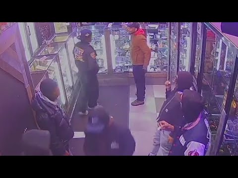 Man shot twice in the head in NYC smoke shop: NYPD